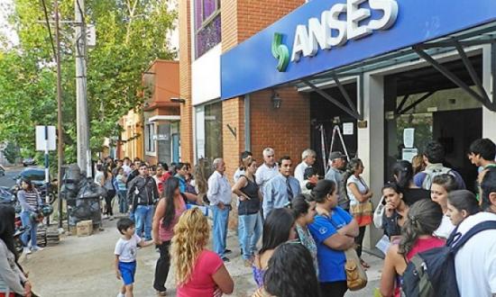 Jubilaciones ANSES: el Gobierno oficializó aumento de 1,88% para octubre, ¿cuánto cobrarán de mínima?
