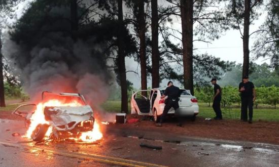 Grave accidente en Azara provocó una persona fallecida y dos heridos...