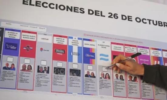 El fiscal rechazó reimprimir las boletas para sacar a Espert de la lista de La Libertad Avanza y ahora debe definir la CNE