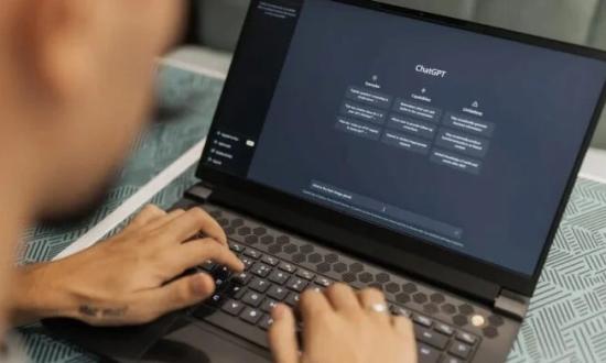 Rovira impulsa la integración de la inteligencia artificial en Educación