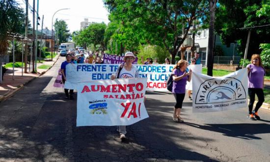Docentes del FTEL llevaron sus reclamos al Consejo General de Educación