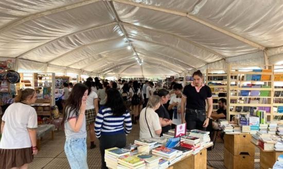 Del 29 de mayo al 1 de junio la Feria del Libro vuelve a Posadas con todo: autores internacionales, convenio clave para la difusión literaria y shows