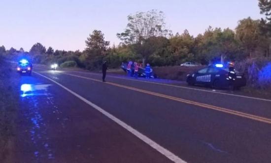 Un joven automovilista falleció tras despistar y volcar sobre Ruta 14, en Campo Viera