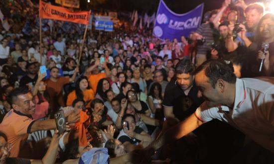 El Frente Renovador de Misiones cerró su campaña electoral con un multitudinario acto y un llamado a defender la provincia votando a Herrera Ahuad